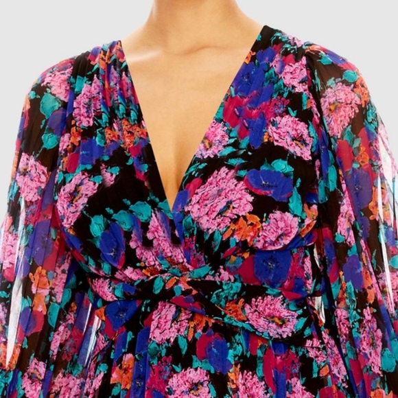 La Maison Talulah Floral V Neck In Size M - Picture 3 of 8